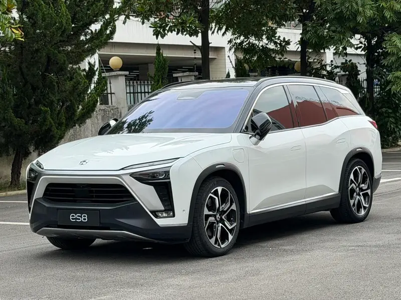 NIO ES8