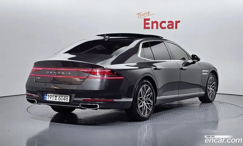 Genesis G90