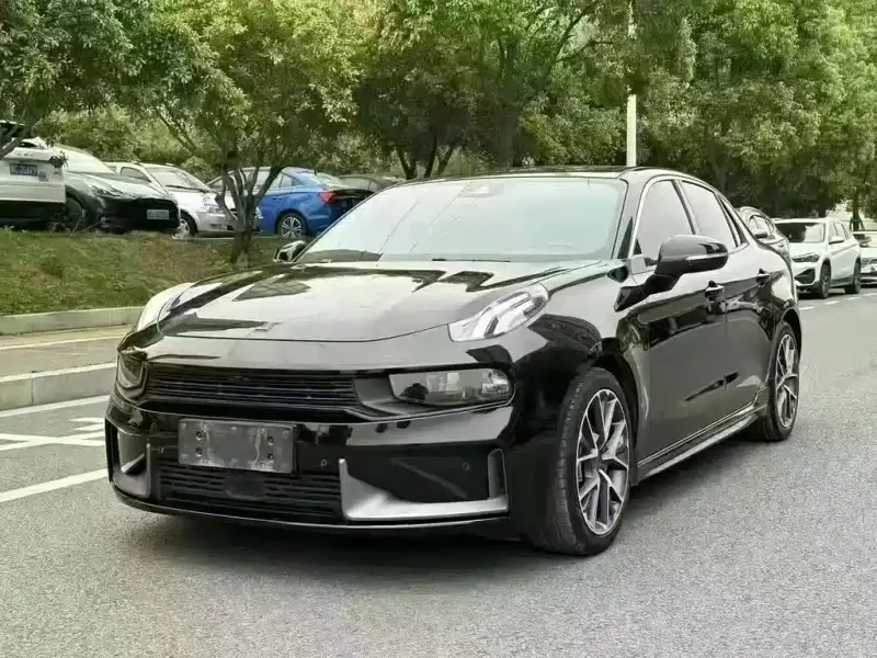 Lynk & Co 03