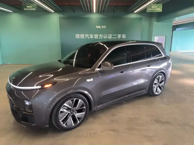 Li Auto L8