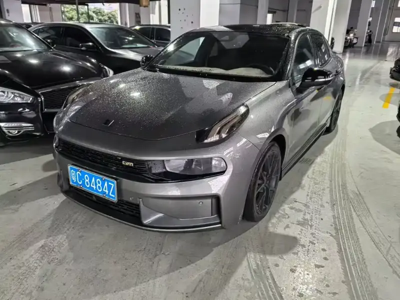 Lynk & Co 03