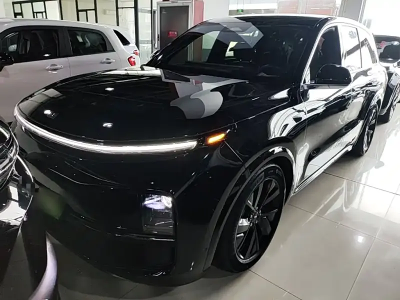 Li Auto L8