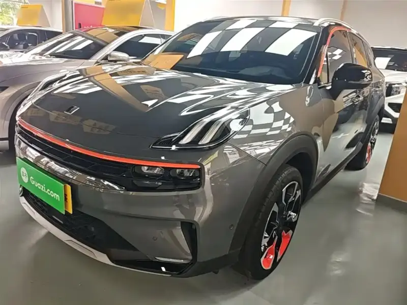 Lynk & Co 06