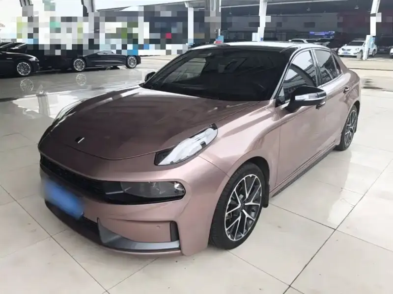 Lynk & Co 03