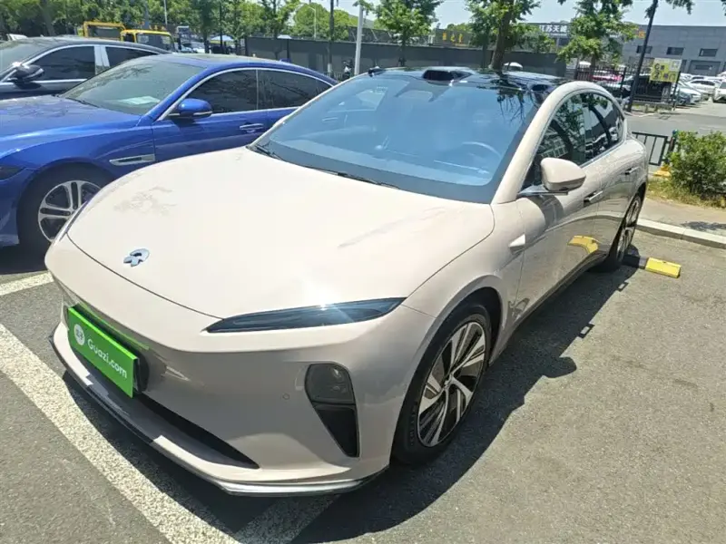 NIO ET5