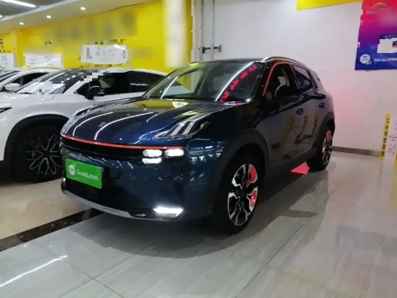 Lynk & Co 06