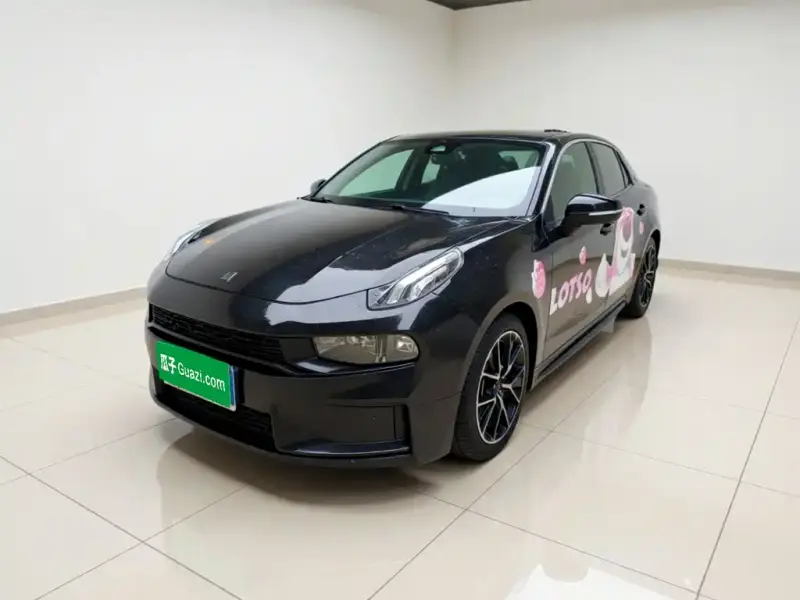 Lynk & Co 03