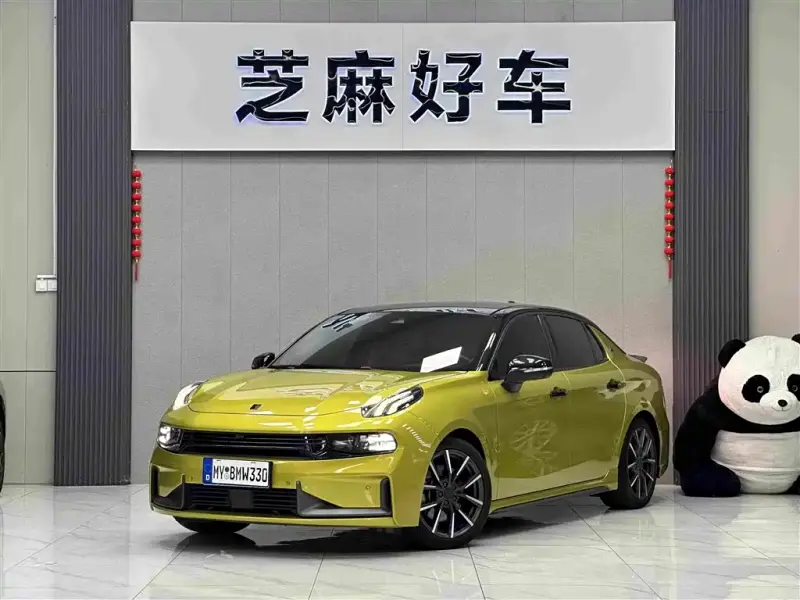 Lynk & Co 03
