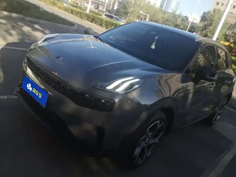 Lynk & Co 06