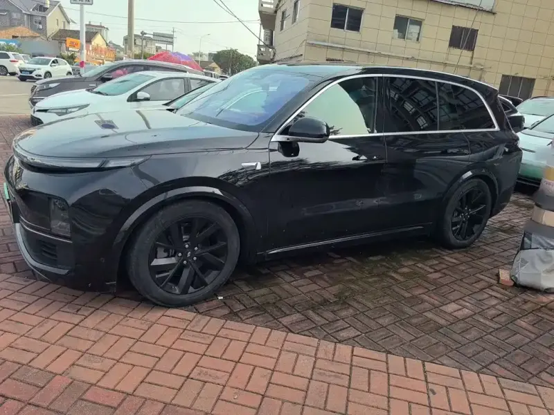 Li Auto L8