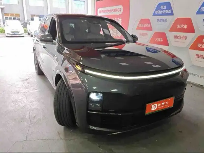Li Auto L8