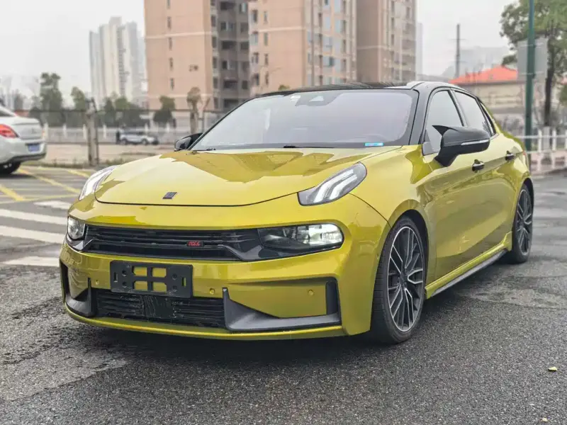 Lynk & Co 03