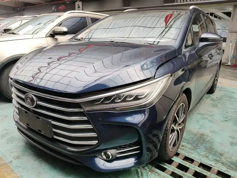 BYD MAX