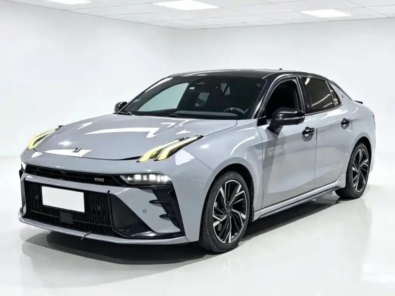 Lynk & Co 03