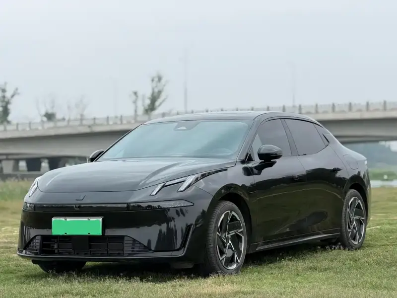 Lynk & Co 07 EM-P