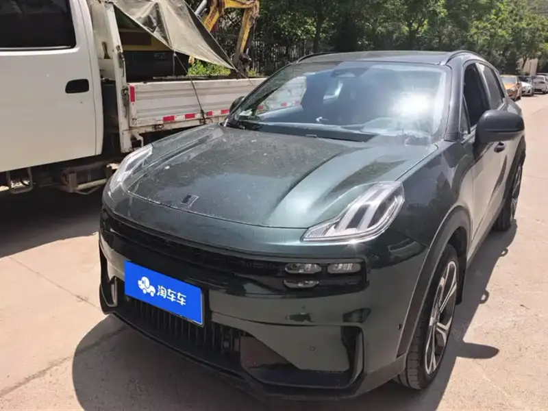 Lynk & Co 06