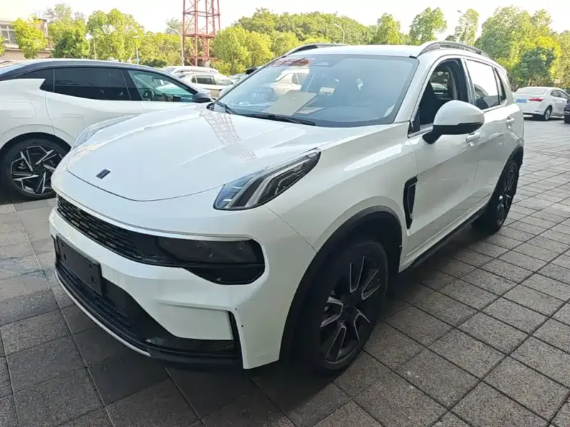 Lynk & Co 01