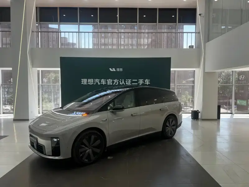 Li Auto i8