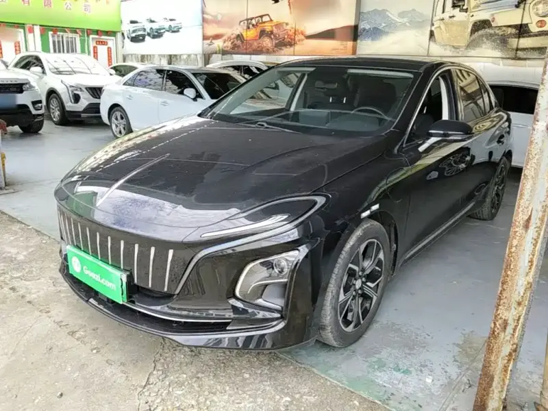 Hongqi E-QM5