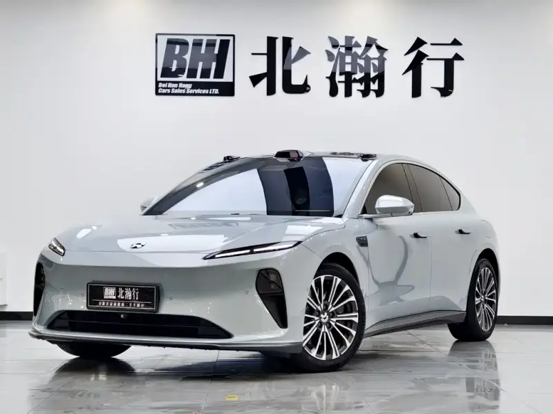 NIO ET5