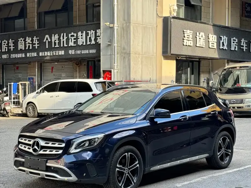Mercedes-Benz GLA
