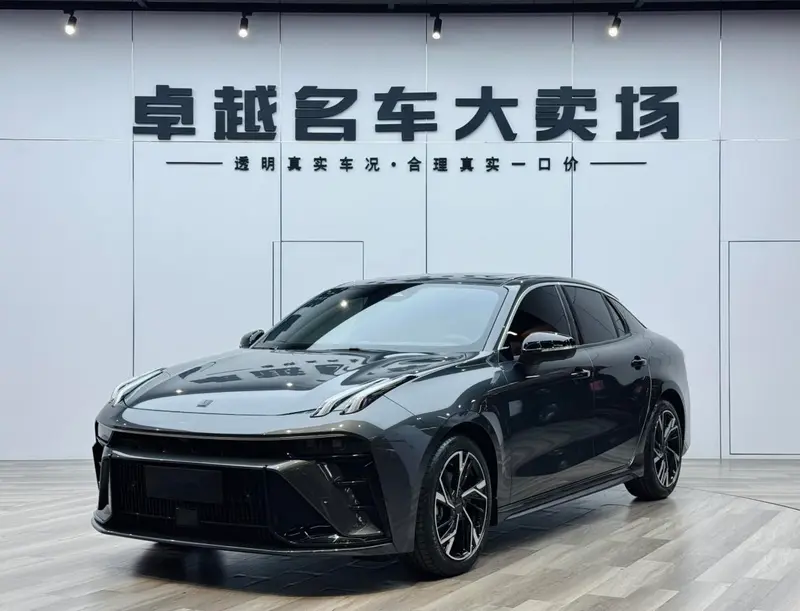 Lynk & Co 03