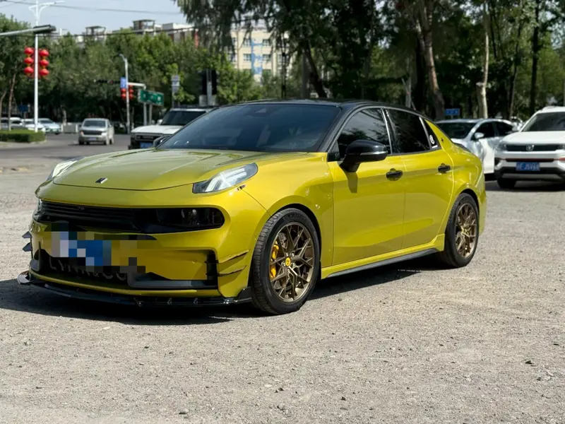 Lynk & Co 03