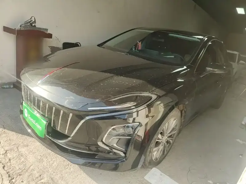 Hongqi E-QM5
