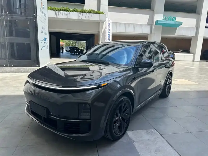 Li Auto L8