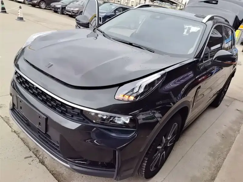 Lynk & Co 01