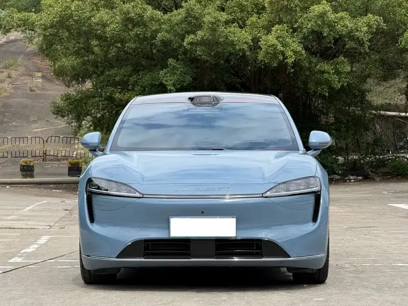 Luxeed Zhijie R7
