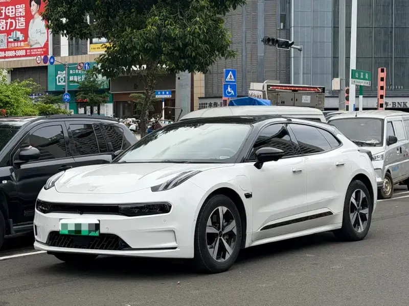 Zeekr 001