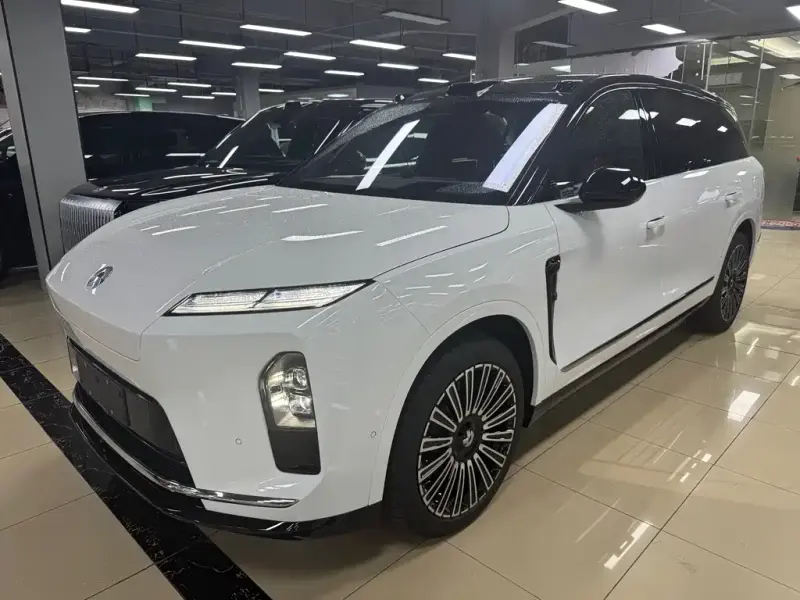 NIO ES8