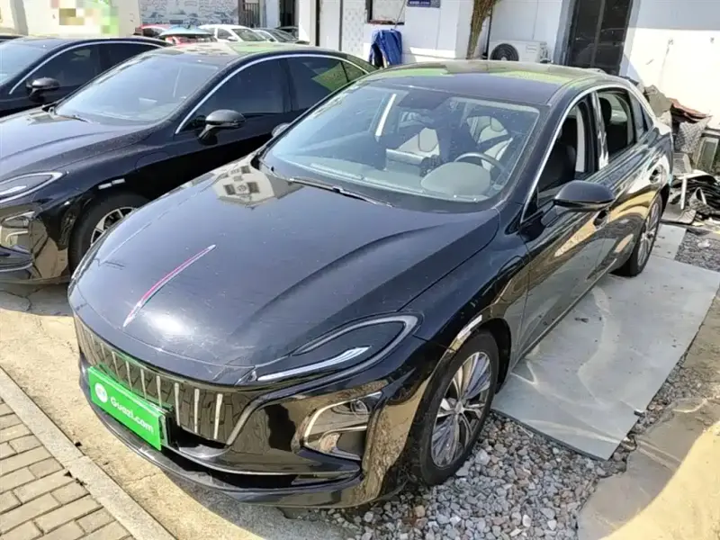 Hongqi E-QM5