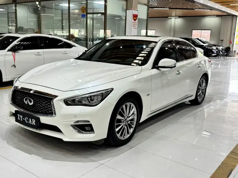 Infiniti Q50L