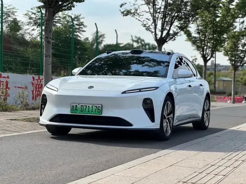 NIO ET5