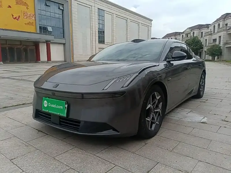 Lynk & Co Z10