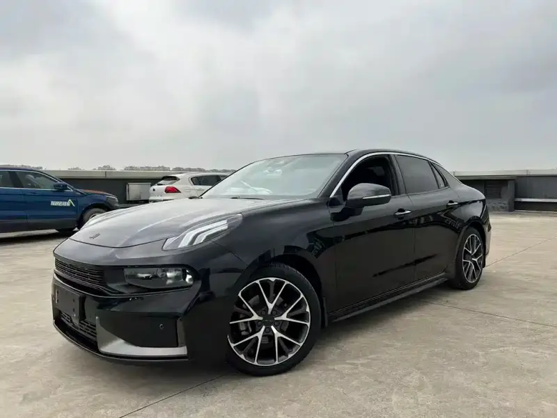 Lynk & Co 03