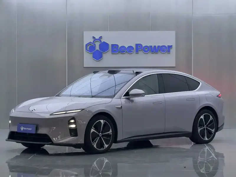 NIO ET5