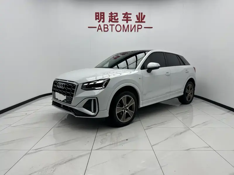 Audi Q2L