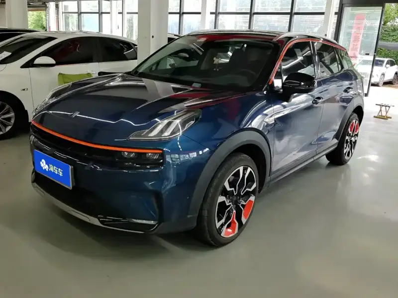 Lynk & Co 06