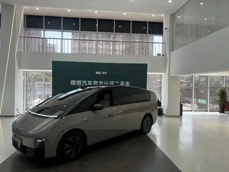 Li Auto MEGA