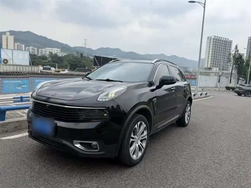 Lynk & Co 01