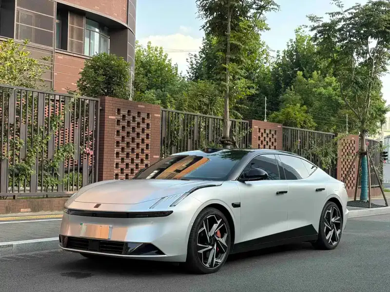 Lynk & Co Z10