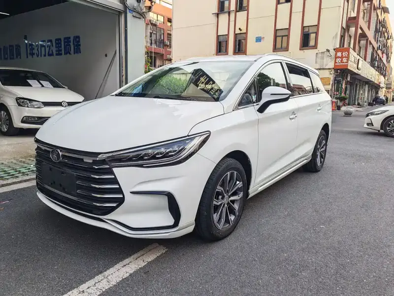 BYD MAX