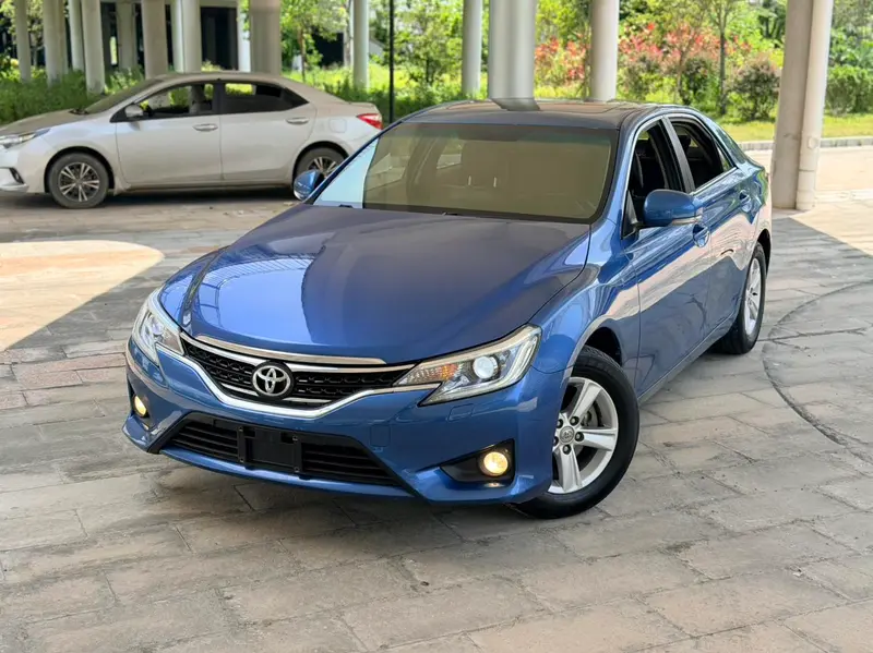 Toyota Reiz