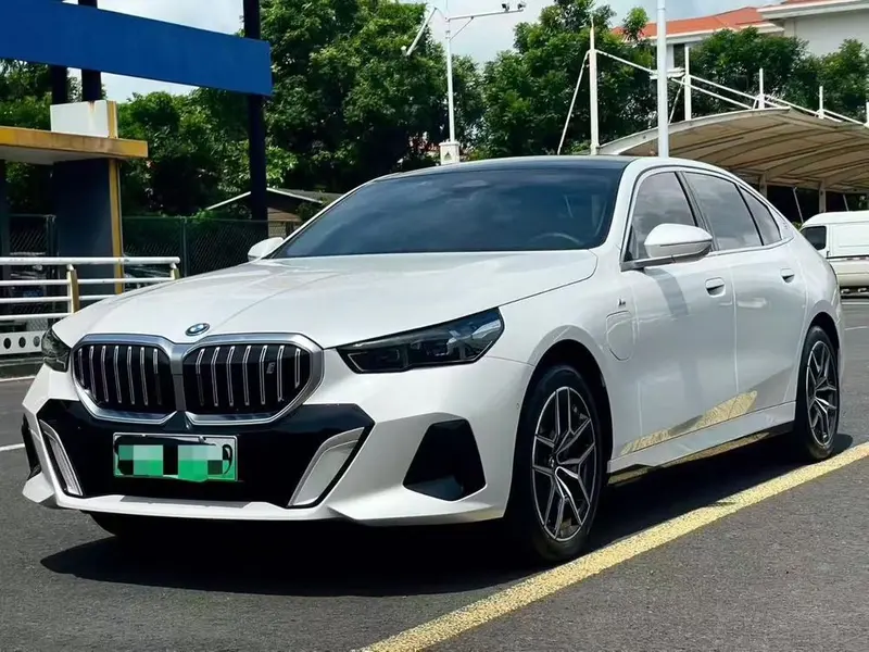 BMW i5