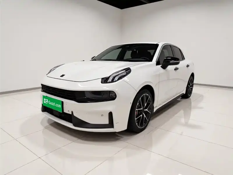 Lynk & Co 03