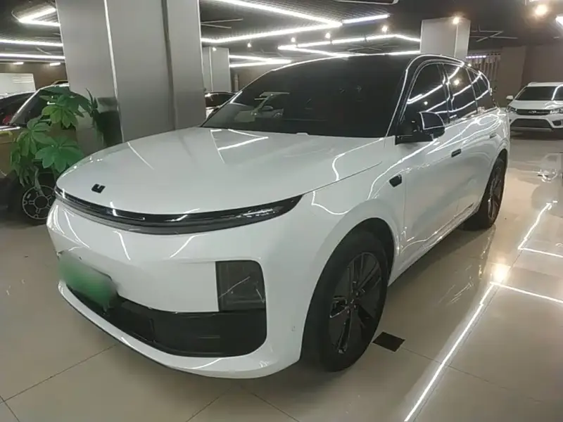 Li Auto L6