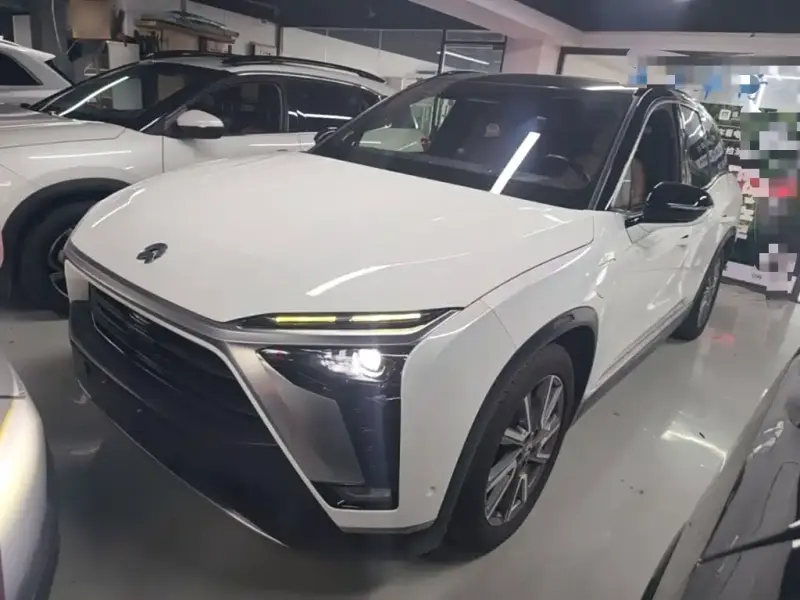 NIO ES8